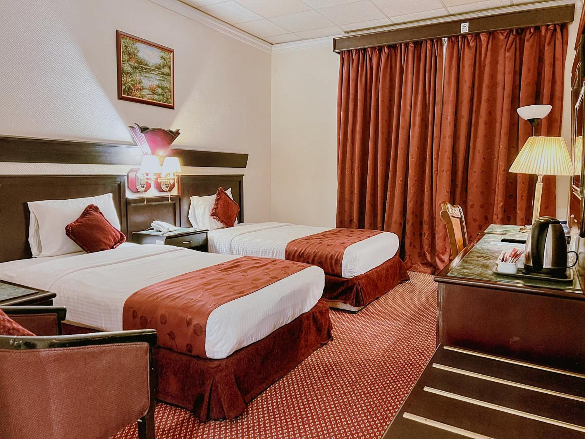 Отель Claridge 3*